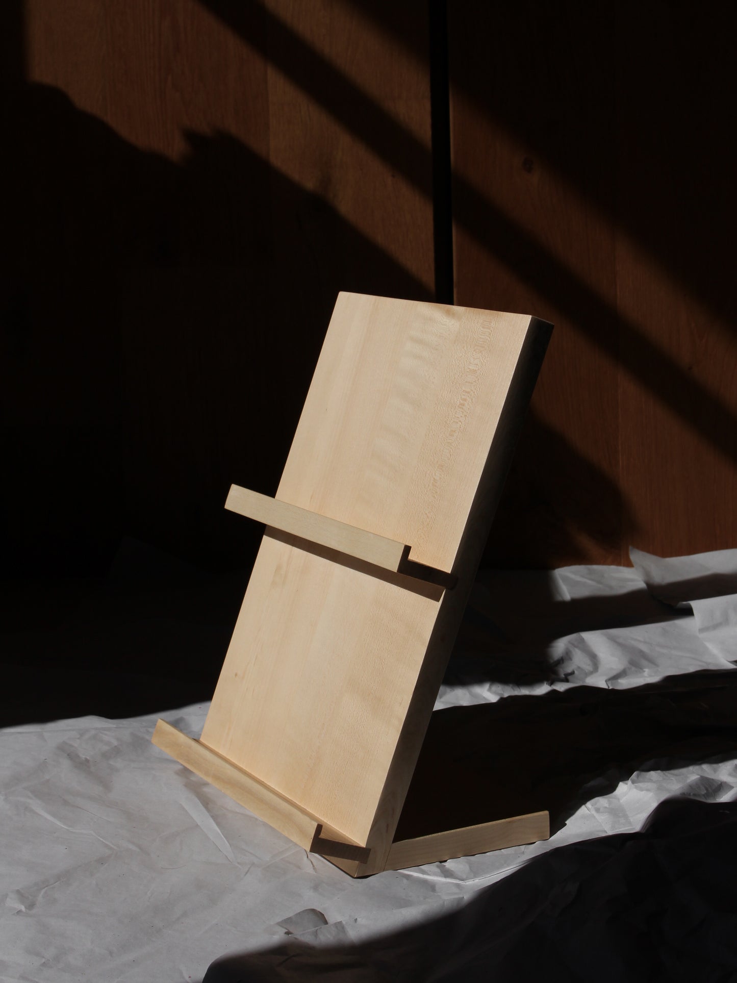 Card stand made of solid wood